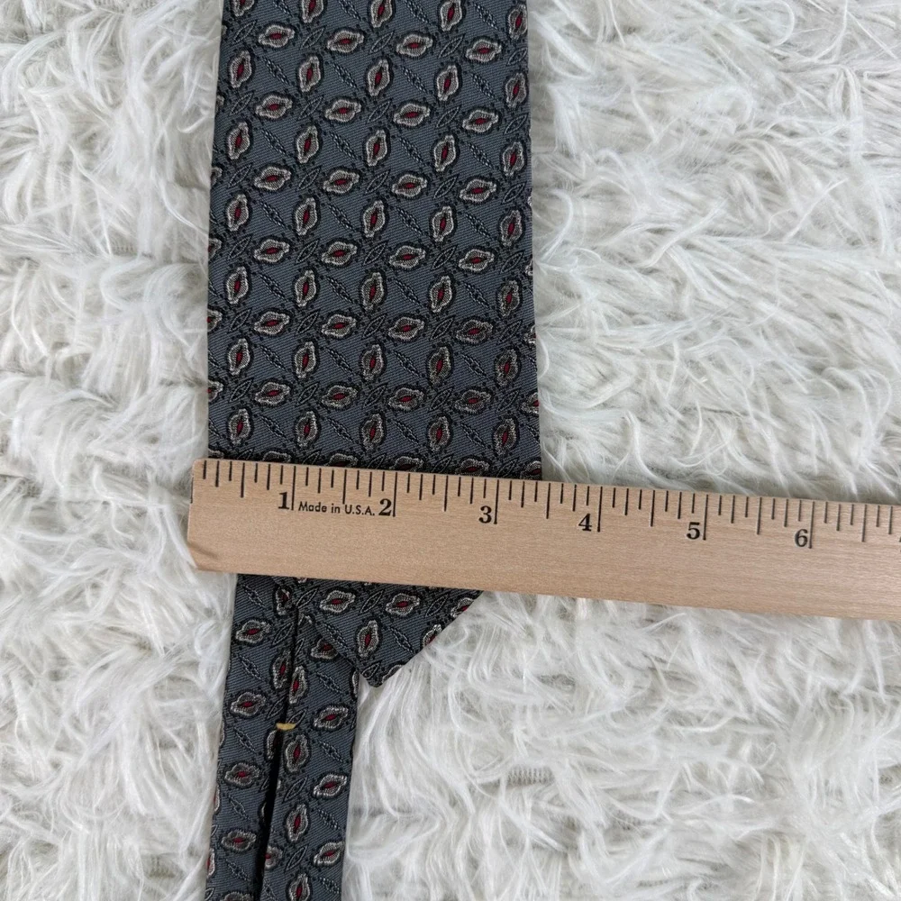 Oscar de la Renta Mens Silk Tie Gray Red‎ Geometric Medallion Pattern Silk Tie